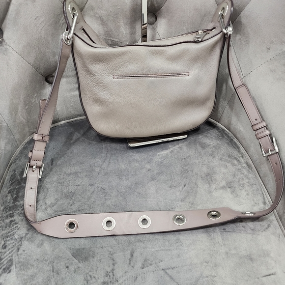 Michael Kors Raven Cinder Leather Medium Messenger Bag - Picture 3 of 10